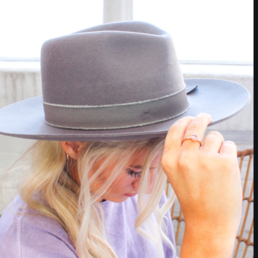 1 hr SALE Olive and pique soft grey rancher hat